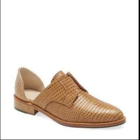 Freda Salvador Shoes - NIB Freda Salvador Wear D'Orsay oxfords, tan, 8M